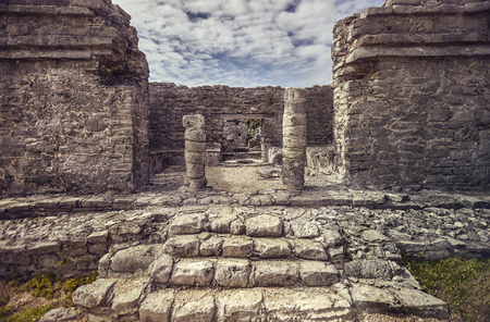 Detail of the columns of a Mayan temple of the tulum complex in mexico.の写真素材