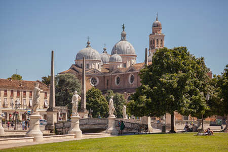 PADUA, ITALY 17 JULY 2020: Prato della Valle, a famous square in Padua city in Italyのeditorial素材