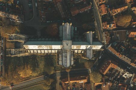 Overhead aerial top down view of Beverley Minster, the large gothic church in the centre of the small market town in East Yorkshire, UK. Shot in Autumn 2019の写真素材