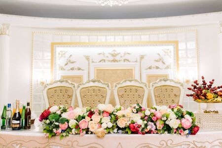 Festive and solemn decoration of the banquet room on the wedding dayの写真素材