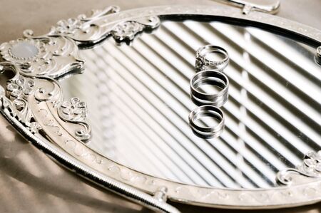 Wedding rings bride and groom close-up macro shot,close upの写真素材