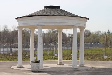 Summerhouse in autumn in Yaroslavlの写真素材