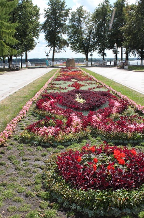 Flowerbed on enbakment in Yaroslavlの写真素材