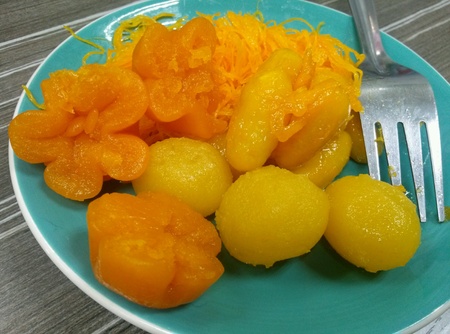 gold egg yolks drops and pinched gold egg yolks Thai dessertの素材
