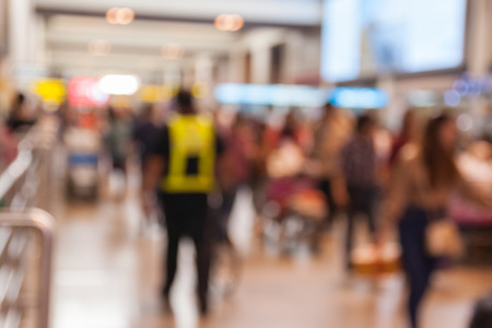 Bangkok - August 6: Don Muang Airport on August 6, 2015 the number of people waiting to board a flight documentation. Are available at Don Muang Airport in Bangkok, Thailand.のeditorial素材