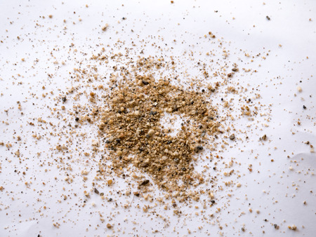 pile desert sand isolated on white backgroundの写真素材