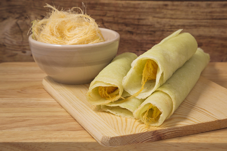 thai cotton candy burrito pancakeの写真素材