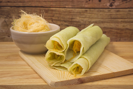 thai cotton candy burrito pancakeの写真素材