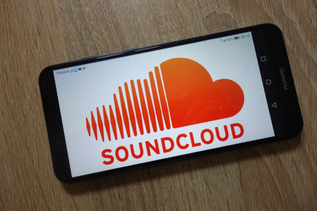 KONSKIE, POLAND - December 04, 2018: SoundCloud logo displayed on smartphoneのeditorial素材