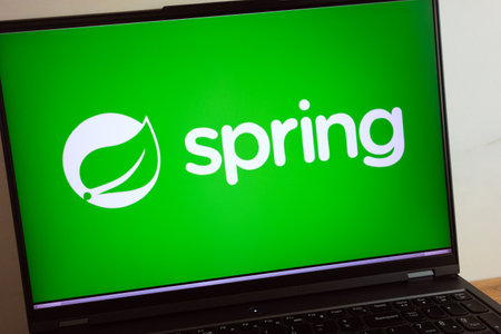 KONSKIE, POLAND - July 11, 2022: The Spring Framework logo displayed on laptop computer screenのeditorial素材