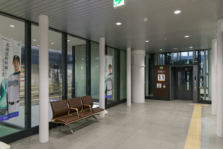 HOKKAIDO,JAPAN-APRIL 19,2016: Elevator to track(platform) and waiting space in Shin-Hakodate-Hokuto station. This station is terminal station of Hokkaido Shinkansen line. open in March 26,2016のeditorial素材