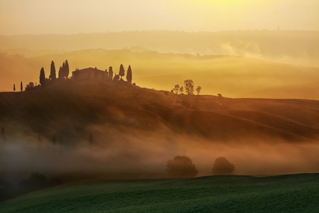Rural countryside landscape in Tuscany region of Italy 
の写真素材