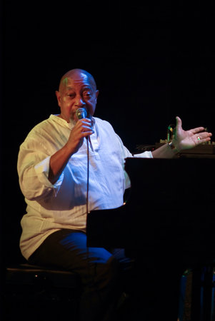 BANGKOK-OCT 8 : Kenny Barron answer questions about jazz on Oct 8, 2011 in BANGKOK ART AND CULTURE CENTRE, Bangkok, Thailand. Sawasdee Jazz 2011 is Jazz music festival in Bangkok.のeditorial素材