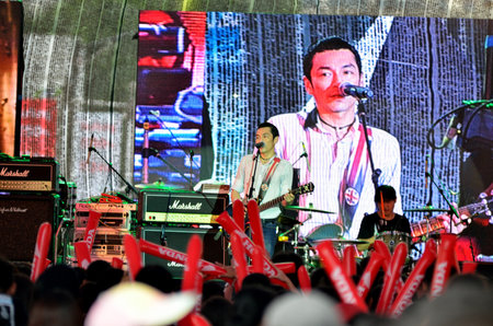 BANGKOK, THAILAND - SEPTEMBER 15 : Pu singer of Blackhead bandwith his band show in Celebrate of Channel [V] Thailand sixteen anniversary on 15 September 2012 at Central World, Bangkokのeditorial素材