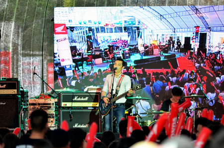 BANGKOK, THAILAND - SEPTEMBER 15 : Pu singer of Blackhead bandwith his band show in Celebrate of Channel [V] Thailand sixteen anniversary on 15 September 2012 at Central World, Bangkokのeditorial素材
