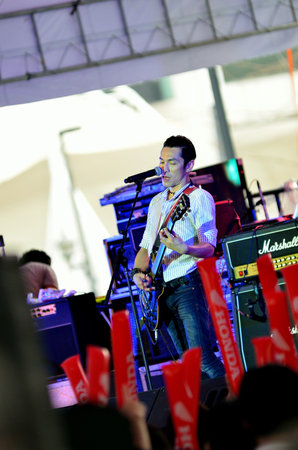 BANGKOK, THAILAND - SEPTEMBER 15 : Pu singer of Blackhead bandwith his band show in Celebrate of Channel [V] Thailand sixteen anniversary on 15 September 2012 at Central World, Bangkokのeditorial素材