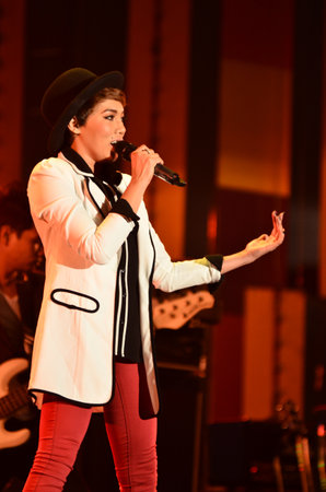 NONTABURI, THAILAND  - OCTOBER 4 : Da Endorphine singer singing in Grammy Wonderland concert on 4 October 2012 at IMPACT Challenger, Nontaburi, Thailandのeditorial素材