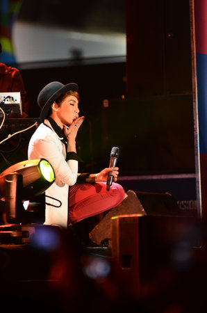 NONTABURI, THAILAND  - OCTOBER 4 : Da Endorphine singer singing in Grammy Wonderland concert on 4 October 2012 at IMPACT Challenger, Nontaburi, Thailandのeditorial素材