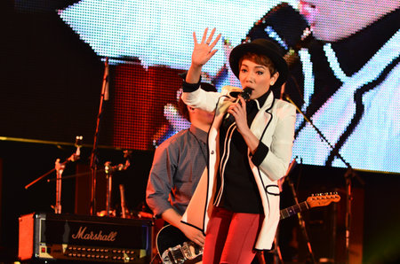 NONTABURI, THAILAND  - OCTOBER 4 : Da Endorphine singer singing in Grammy Wonderland concert on 4 October 2012 at IMPACT Challenger, Nontaburi, Thailandのeditorial素材