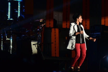 NONTABURI, THAILAND  - OCTOBER 4 : Da Endorphine singer singing in Grammy Wonderland concert on 4 October 2012 at IMPACT Challenger, Nontaburi, Thailandのeditorial素材