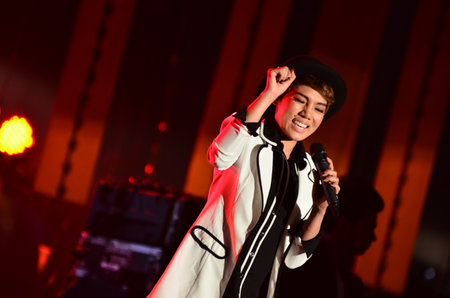NONTABURI, THAILAND  - OCTOBER 4 : Da Endorphine singer singing in Grammy Wonderland concert on 4 October 2012 at IMPACT Challenger, Nontaburi, Thailandのeditorial素材