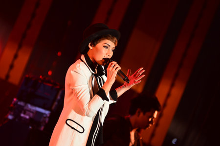 NONTABURI, THAILAND  - OCTOBER 4 : Da Endorphine singer singing in Grammy Wonderland concert on 4 October 2012 at IMPACT Challenger, Nontaburi, Thailandのeditorial素材