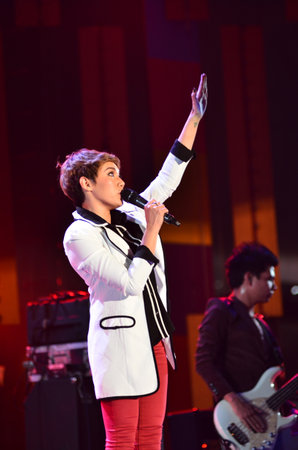 NONTABURI, THAILAND  - OCTOBER 4 : Da Endorphine singer singing in Grammy Wonderland concert on 4 October 2012 at IMPACT Challenger, Nontaburi, Thailandのeditorial素材