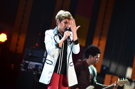 NONTABURI, THAILAND  - OCTOBER 4 : Da Endorphine singer singing in Grammy Wonderland concert on 4 October 2012 at IMPACT Challenger, Nontaburi, Thailandのeditorial素材