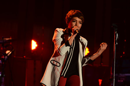 NONTABURI, THAILAND  - OCTOBER 4 : Da Endorphine singer singing in Grammy Wonderland concert on 4 October 2012 at IMPACT Challenger, Nontaburi, Thailandのeditorial素材