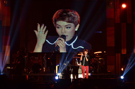 NONTABURI, THAILAND  - OCTOBER 4 : Da Endorphine singer singing in Grammy Wonderland concert on 4 October 2012 at IMPACT Challenger, Nontaburi, Thailandのeditorial素材