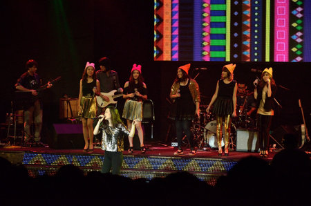 BANGKOK, THAILAND  NOV 18 : Bo TK Christian singer singing and show in Crossover Live  Concert on 18 November 2012 at Bangkok Christian College, Bangkok, Thailandのeditorial素材