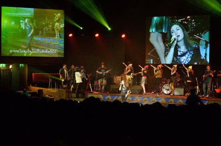 BANGKOK, THAILAND  NOV 18 : Bo TK Christian singer singing and show in Crossover Live  Concert on 18 November 2012 at Bangkok Christian College, Bangkok, Thailandのeditorial素材