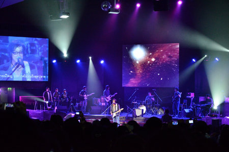 BANGKOK, THAILAND  NOV 18 : Joe  Nuvo or Jirayut Wattanasin Christian singer singing and show in Crossover Live  Concert on 18 November 2012 at Bangkok Christian College, Bangkok, Thailandのeditorial素材