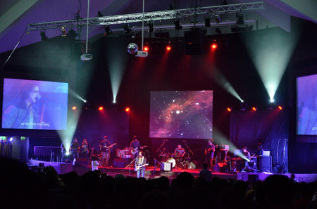 BANGKOK, THAILAND  NOV 18 : Joe  Nuvo or Jirayut Wattanasin Christian singer singing and show in Crossover Live  Concert on 18 November 2012 at Bangkok Christian College, Bangkok, Thailandのeditorial素材