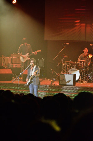 BANGKOK, THAILAND  NOV 18 : Joe  Nuvo or Jirayut Wattanasin Christian singer singing and show in Crossover Live  Concert on 18 November 2012 at Bangkok Christian College, Bangkok, Thailandのeditorial素材