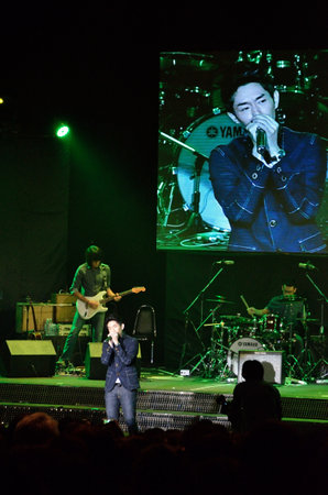 Anuwat Sanguansakphakdee, Boy, Bangkok, sound, playing, singing, singer, show time, live, song, joy, happiness, happy, fun, dance, sing, show, stage lighting, stage, celebrities, nice, lighting, design, music, people, Cross over live, event, Thailand, chrのeditorial素材