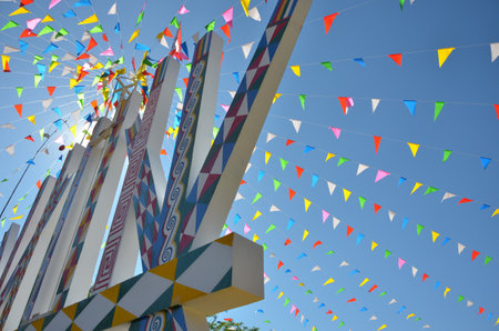 CHIANG MAI, THAILAND - DECEMBER 5 : Manau traditional event of Kachin's tribe to worship God and wish The king of Thailand on 5 December 2012 at Banmai Samahki, Chiang Dao, Chiang Mai, Thailandのeditorial素材