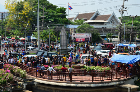 CHIANG MAI, THAILAND - APRIL 13 : People celebrating Songkran (Thai new year / water festival) in the streets by throwing water at each other on 13 April 2013 in Chiang Mai, Thailandのeditorial素材