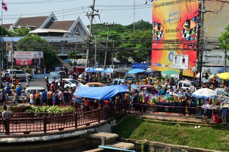 CHIANG MAI, THAILAND - APRIL 13 : People celebrating Songkran (Thai new year / water festival) in the streets by throwing water at each other on 13 April 2013 in Chiang Mai, Thailandのeditorial素材
