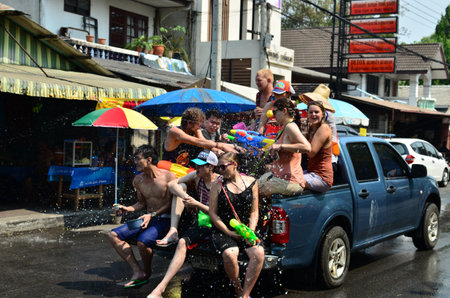 CHIANG MAI, THAILAND - APRIL 13 : People celebrating Songkran (Thai new year / water festival) in the streets by throwing water at each other on 13 April 2013 in Chiang Mai, Thailandのeditorial素材