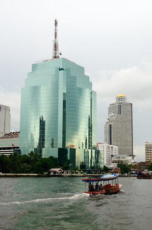 BANGKOK - JUNE 3 : Urban boat for tourism on 3 June 2013 at Chao Phraya River, Bangkok, Thailandのeditorial素材