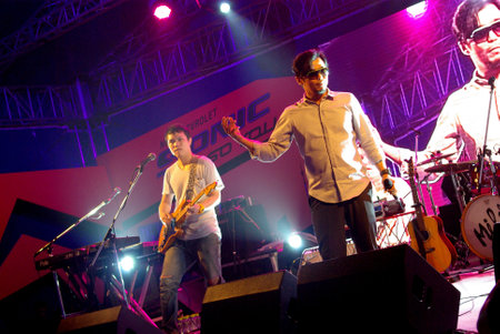 BANGKOK, THAILAND - JULY 28 : Po Yokee Playboy band play mini concert on 28 July 2012 at Siam Paragon Bangkok, Thailandのeditorial素材
