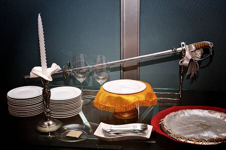 Wedding ceremony accessories tool, Candlestick with sword for cut wedding cake	の写真素材