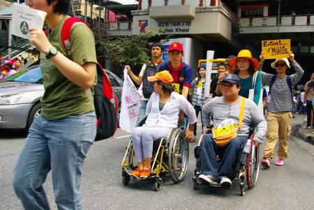 BANGKOK, THAILAND - SEPTEMBER 22   People walking for against the construction of a dam in Mae Wong National Park on 22 September 2013 at Saphan Khwai, Bangkok, Thailandのeditorial素材