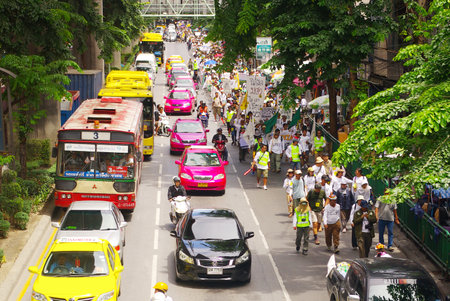 BANGKOK, THAILAND - SEPTEMBER 22   People walking for against the construction of a dam in Mae Wong National Park on 22 September 2013 at Saphan Khwai, Bangkok, Thailandのeditorial素材