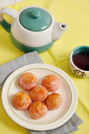 Moon cake with tea の写真素材