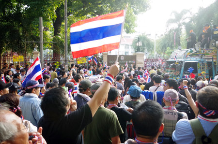 BANGKOK,THAILAND - DECEMBER 2   Anti-government protesters to blockade the Royal Thai Police  The protest Against The Amnesty bill in Bangkok, capital of Thailand on 2 December 2013 のeditorial素材