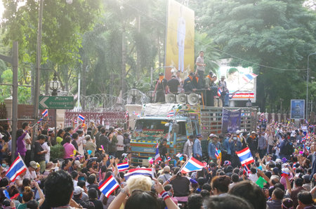 BANGKOK,THAILAND - DECEMBER 2   Anti-government protesters to blockade the Royal Thai Police  The protest Against The Amnesty bill in Bangkok, capital of Thailand on 2 December 2013 のeditorial素材