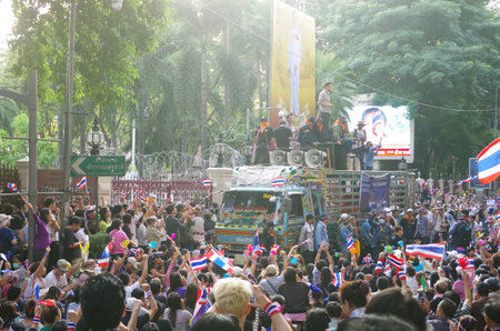 BANGKOK,THAILAND - DECEMBER 2   Anti-government protesters to blockade the Royal Thai Police  The protest Against The Amnesty bill in Bangkok, capital of Thailand on 2 December 2013 のeditorial素材