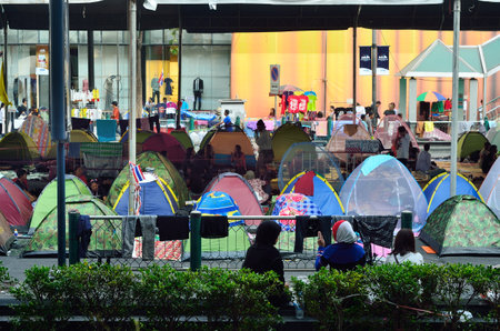 BANGKOK-FEB 1   Camp for protesters at Ratchaprasong Intersection to anti government and ask to reform before election with のeditorial素材